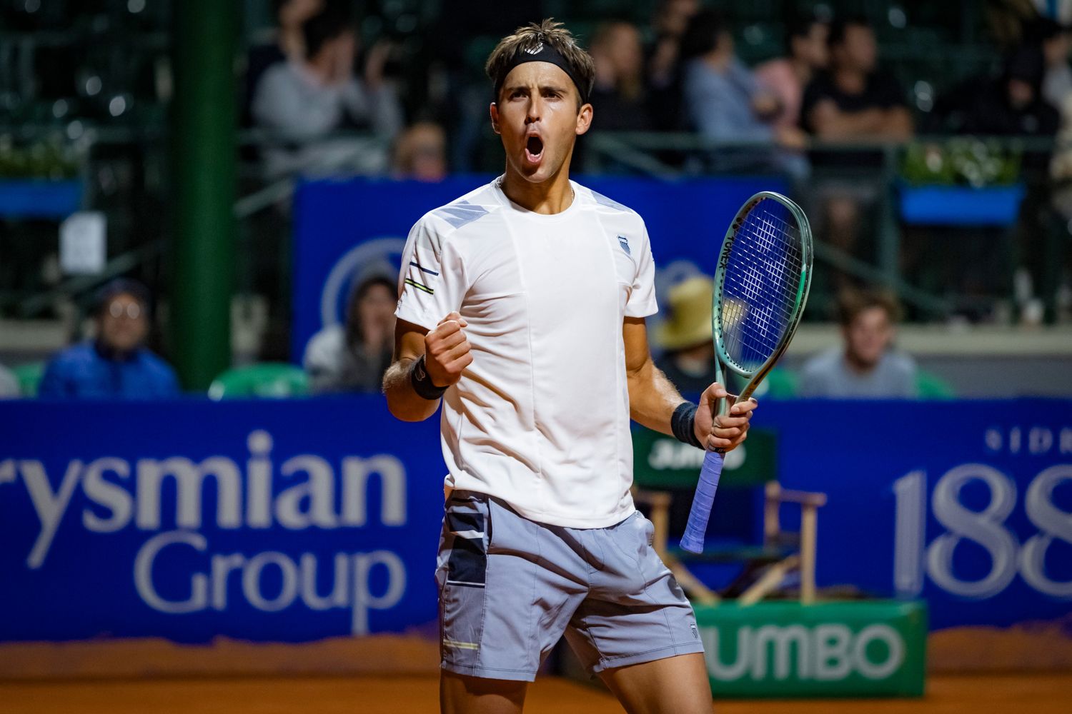 Tomás Martín Etcheverry se impuso sobre el español Roberto Carballes Baena por 6-4 y 6-1.