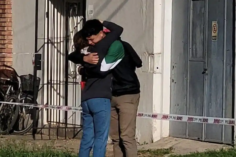 Femicidio en Venado Tuerto: mató a su esposa de seis puñaladas en plena calle