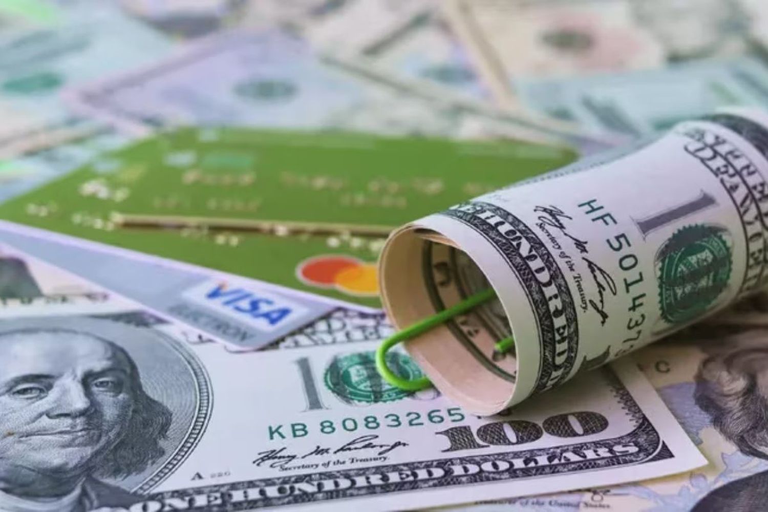 Uno de los cambios más significativos es la eliminación del régimen informativo sobre consumos personales con tarjeta de crédito.