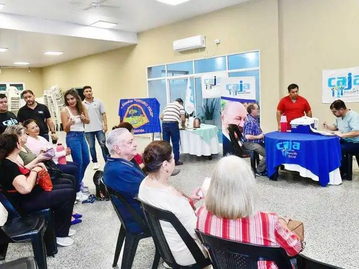 El Gobierno provincial lleva la vacunación a
centros de jubilados, retirados y pensionados
