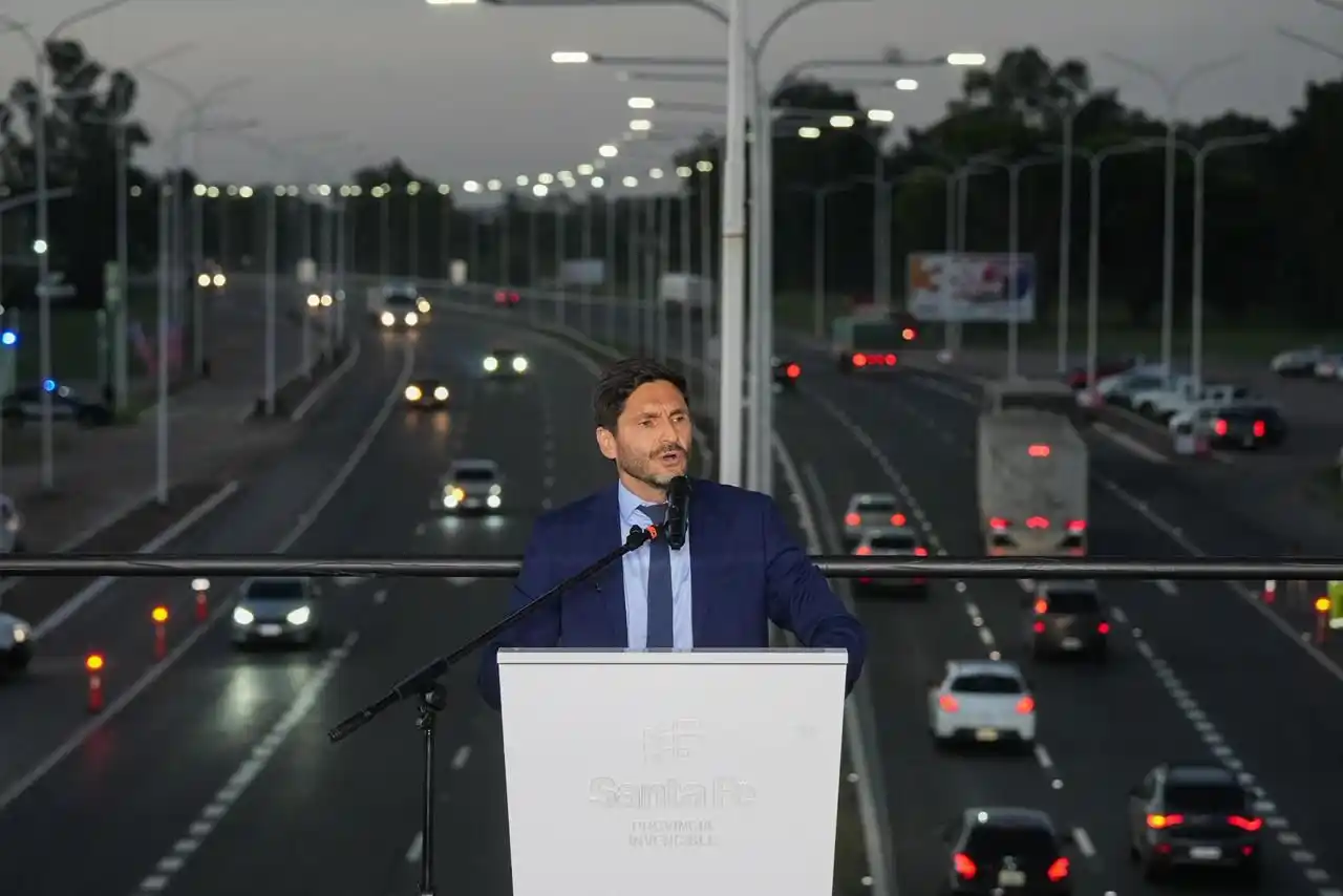 Pullaro inauguró el tercer carril de la Autopista Rosario-Santa Fe: "Cuando no se roba la plata, alcanza"