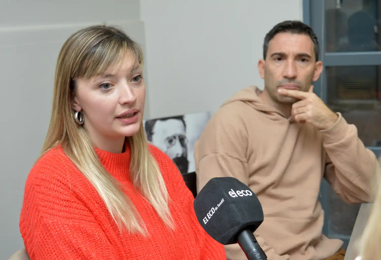 La diputada provincial Lucía Klug, junto al concejal Juan Arrizabalaga.