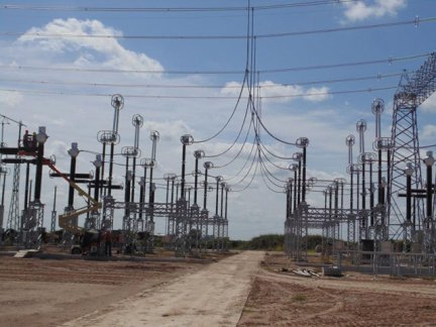 Evalúan crear un fondo para auxiliar cooperativas eléctricas 