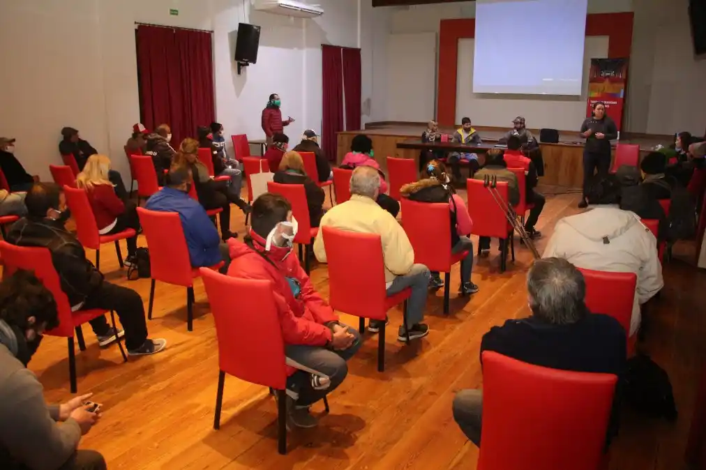 La capacitación se realizó en el Salón de Convenciones Municipal 