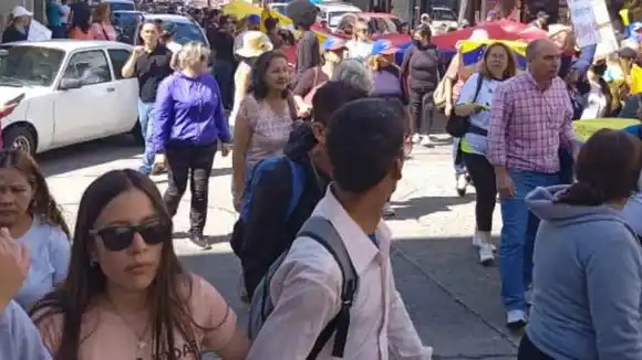 PROTESTAS NO PARAN: docentes, médicos y empleados públicos siguen movilizados en todo el país (+Fotos)