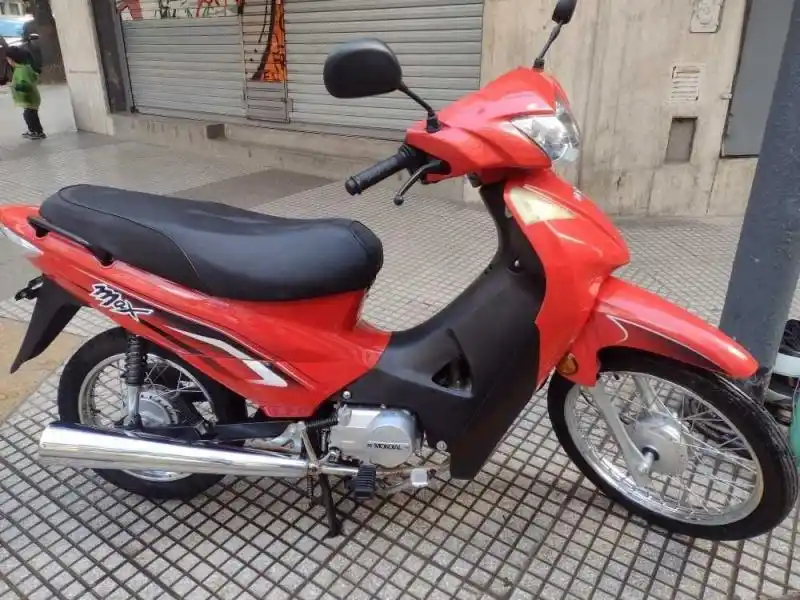 Sustraen una moto de una vivienda en Sargento Cabral al 700