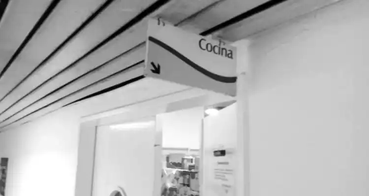 Enfermera acusada de robar comida volvió a trabajar al Hospital