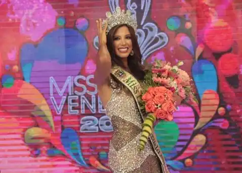 María Daniela Velasco el día de su coronación. Foto Instagram