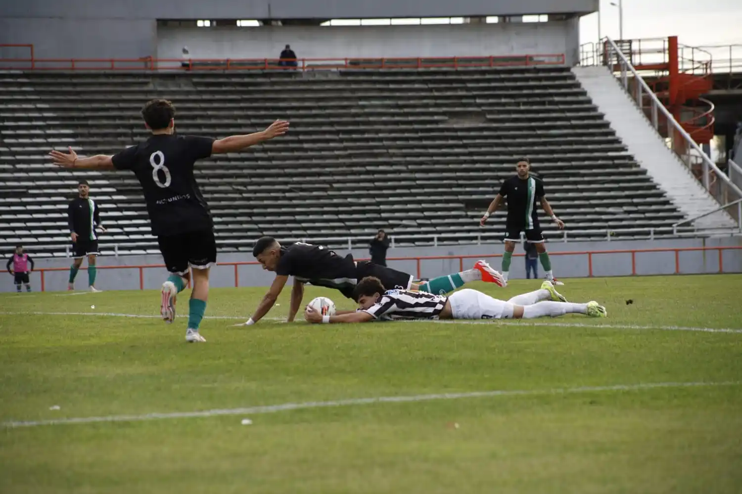 Once Unidos y Atlético Mar del Plata fueron fuertemente sancionados.