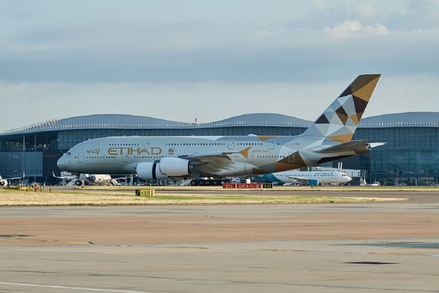 El A380 sigue regresando a más mercados: Etihad los desplegará en vuelos a Nueva York