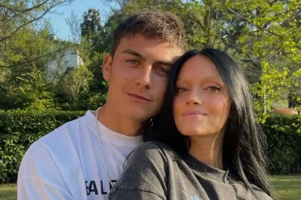 Paulo Dybala junto a Oriana Sabatini