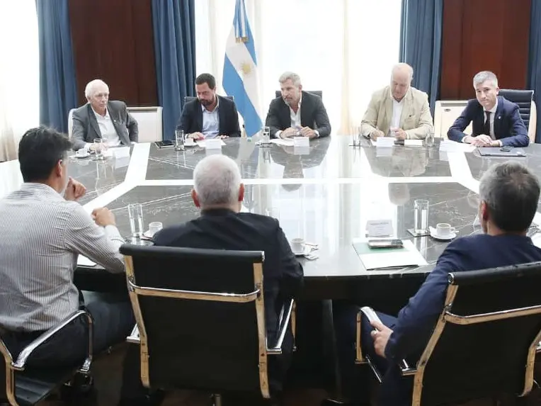Frigerio gestiona junto a empresarios más oportunidades para el sector avícola