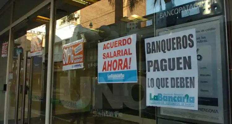 Bancos sin atención por paro nacional en reclamo salarial