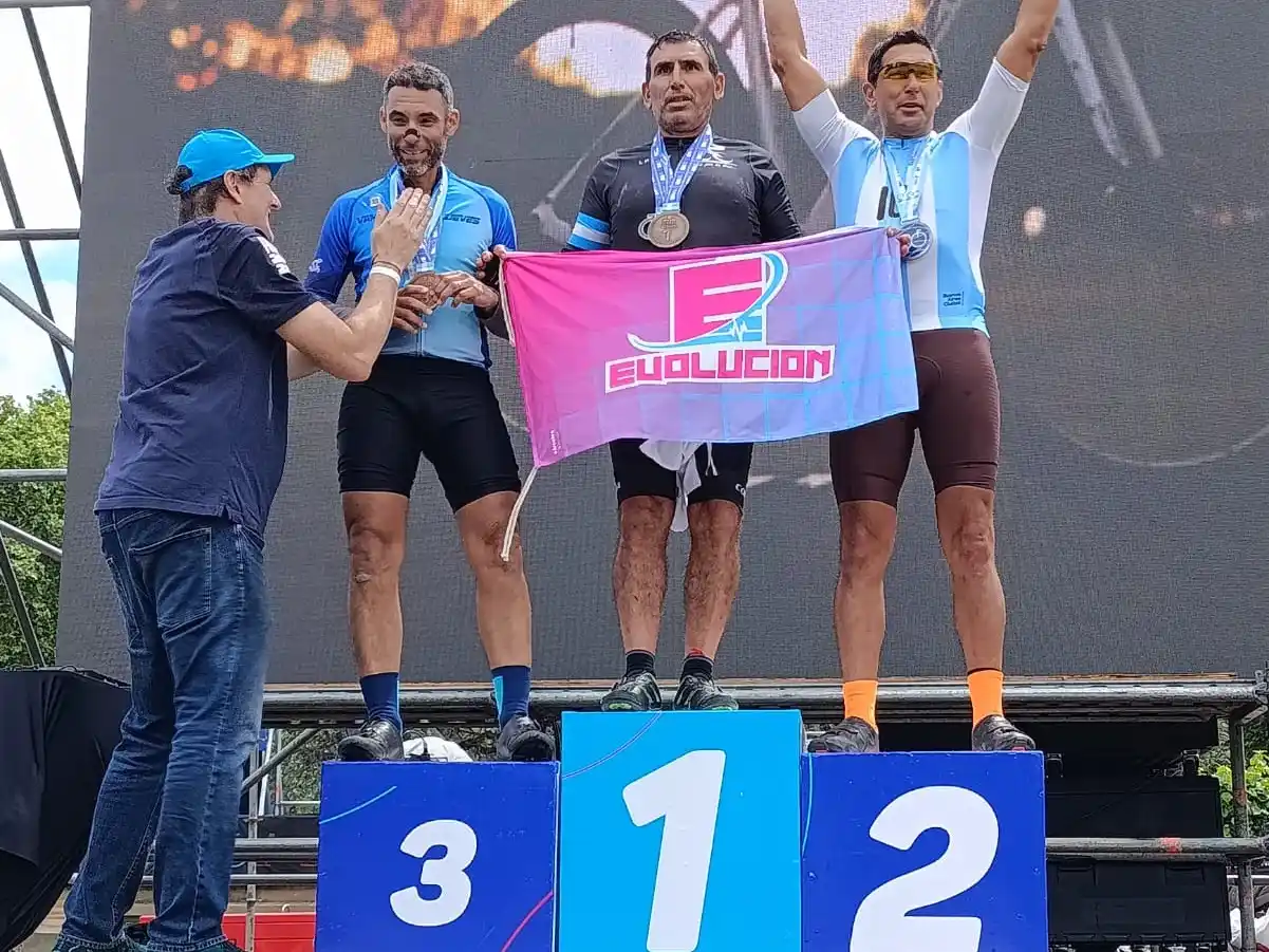 Grupo Evolución en el Gran Fondo Argentino