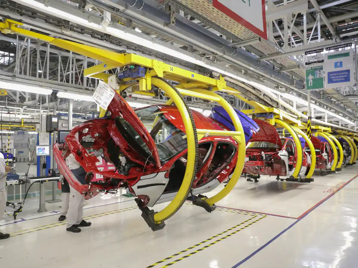 El PIB argentino se derrumbó 5,8 % en el primer trimestre