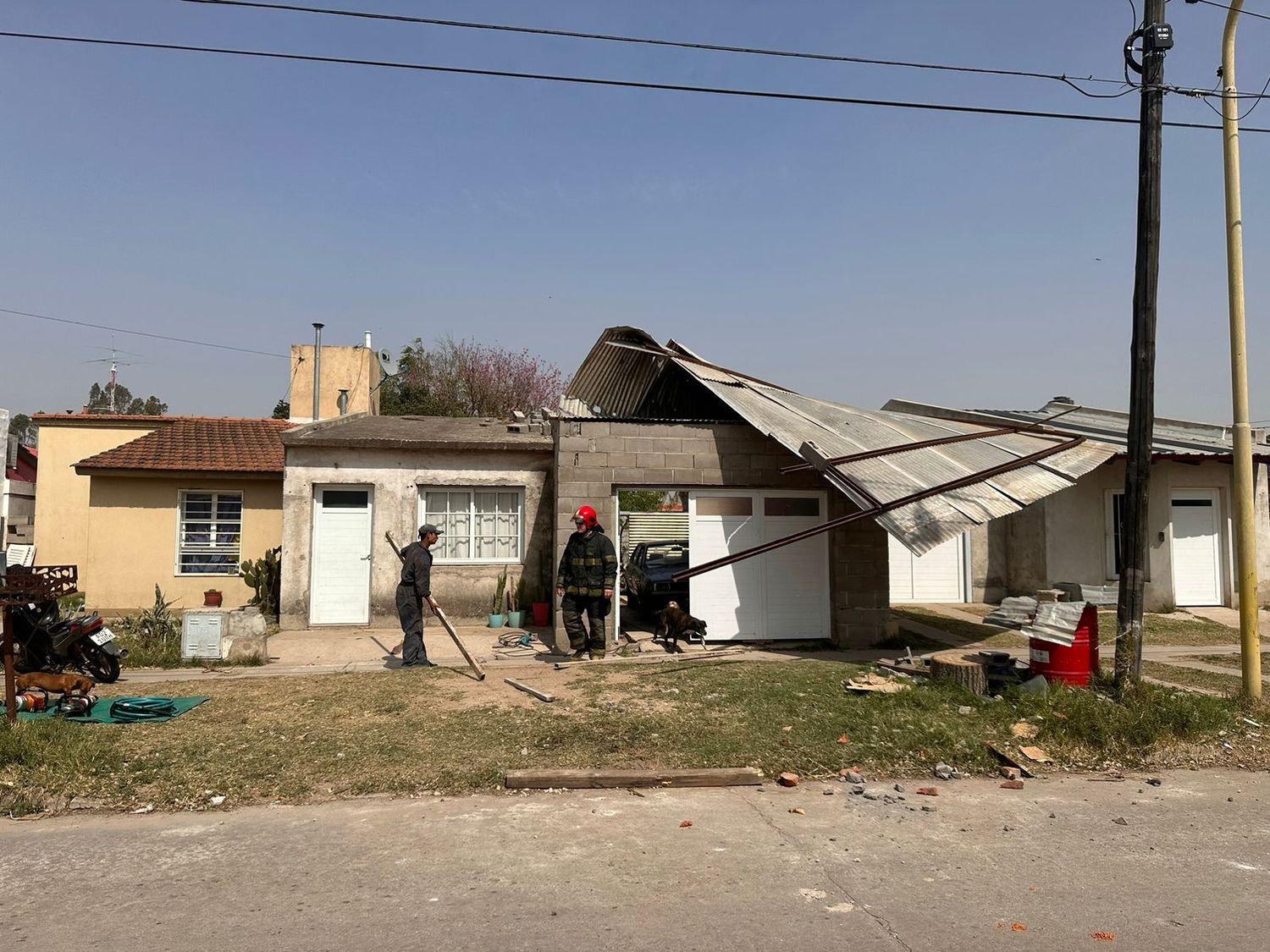 Ocurrió en Bv. Sáenz Peña al 4000 (Fotos: Bomberos Voluntarios)