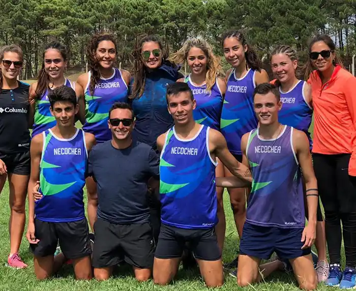 Participación en campamento de entrenamiento de atletismo