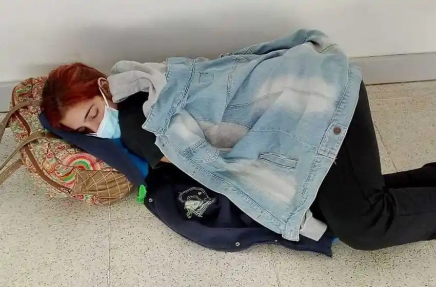 Tenía 22 años, esperó una cama de terapia intensiva acostada en el piso de un hospital y murió por Covid-19