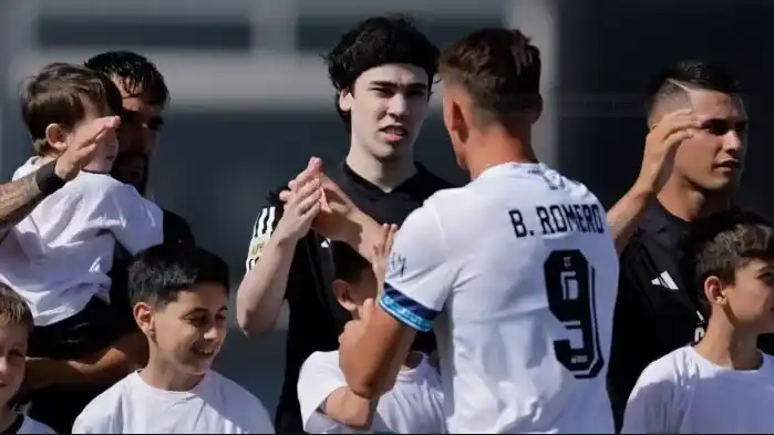 La AFA sancionó a Deportivo Riestra por haber incluido al influencer “Spreen” en su equipo