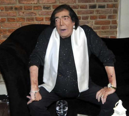 Cacho Castaña bromeó: "Hay que jugarle al 48, el muerto que parla"
