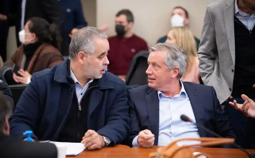 "Topo" insiste en afirmar lazos con dirigentes y sectores políticos alejados de los extremos de la grieta