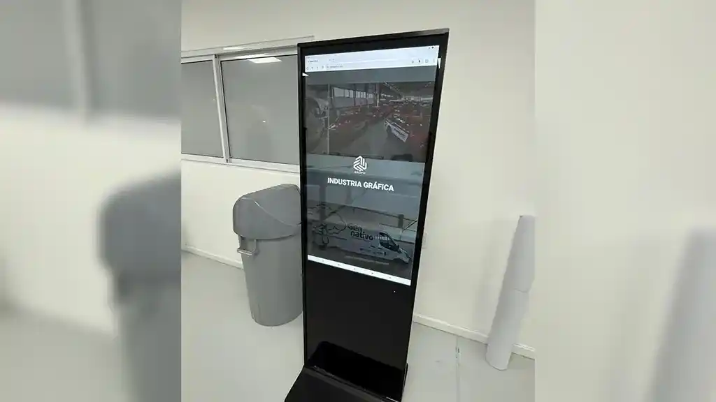 Tótems digitales: Beta Gráfica impulsa innovación publicitaria y comunicación empresarial