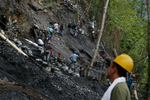 ¡Impresionante! Robo armado en mina de esmeraldas