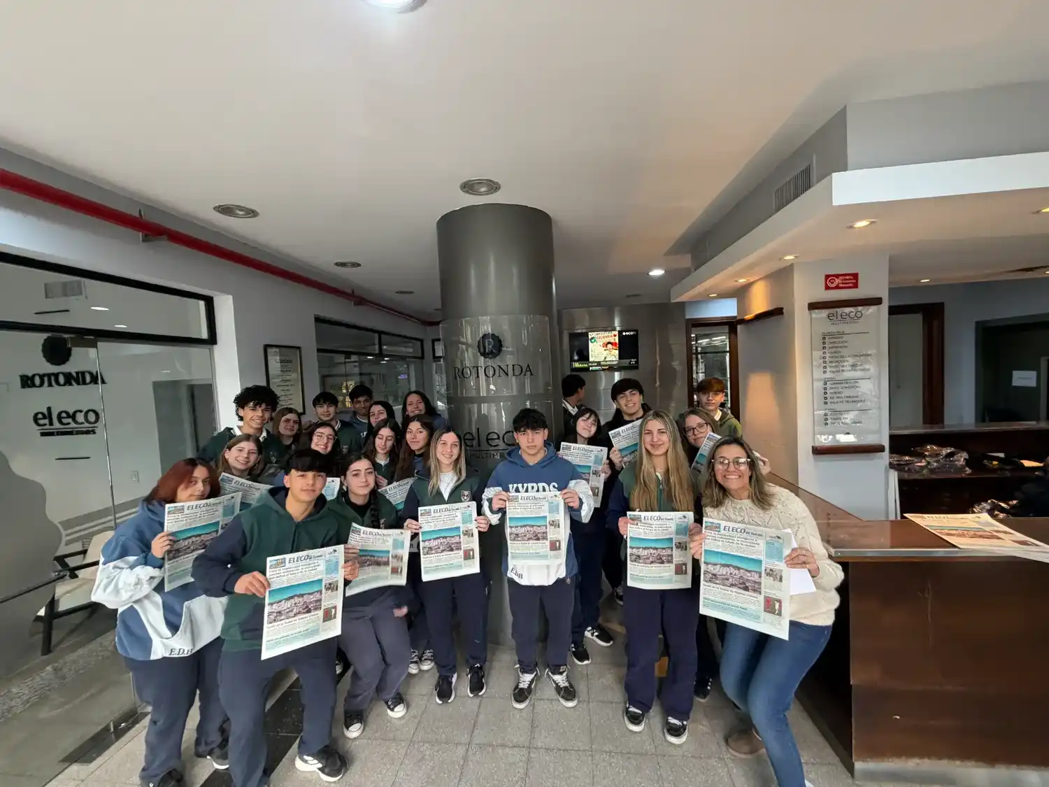 Estudiantes de sexto año del Colegio Estrella de Belén visitaron El Eco Multimedios.