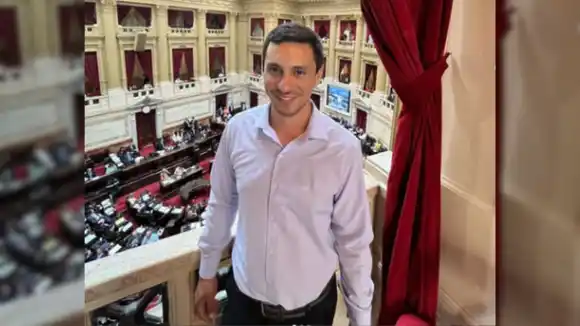 Escándalo en Madariaga: La Libertad Avanza expulsó a su concejal electo Gonzalo Rivero por "hechos graves"