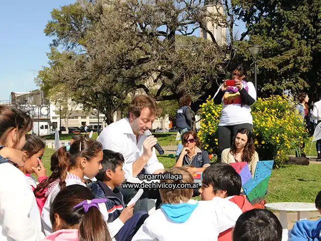 Speranza le leyó a los chicos en la 6° Feria del Libro en Chivilcoy