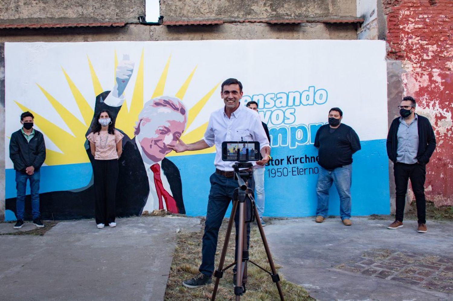 Pintaron un mural en el PJ en homenaje a Néstor Kirchner 