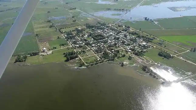 General Villegas: Las ventas cayeron un 40% por las inundaciones