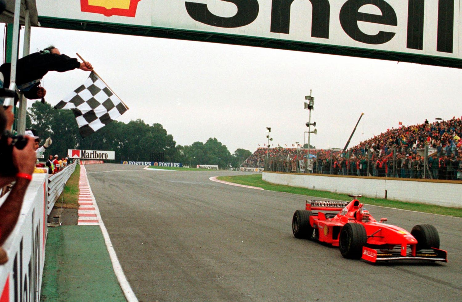 La última vez que se disputó el denominado “Gran Premio de Argentina” fue hace 26 años, cuando el 12 de abril de 1998 se llevó a cabo la prueba en el tradicional escenario porteño, donde ganó Michael Schumacher al mando de una Ferrari.