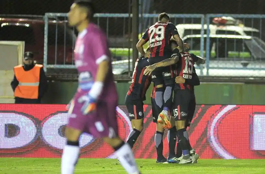 San Lorenzo debutó con una victoria ajustada