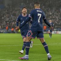 Messi hizo dos y Atlético pasó con goles argentinos
