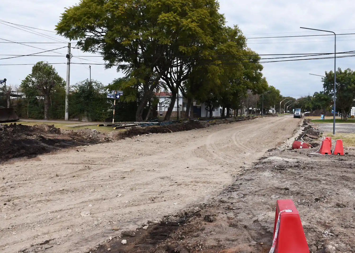 Sigue el plan municipal de pavimentación en calle Alem