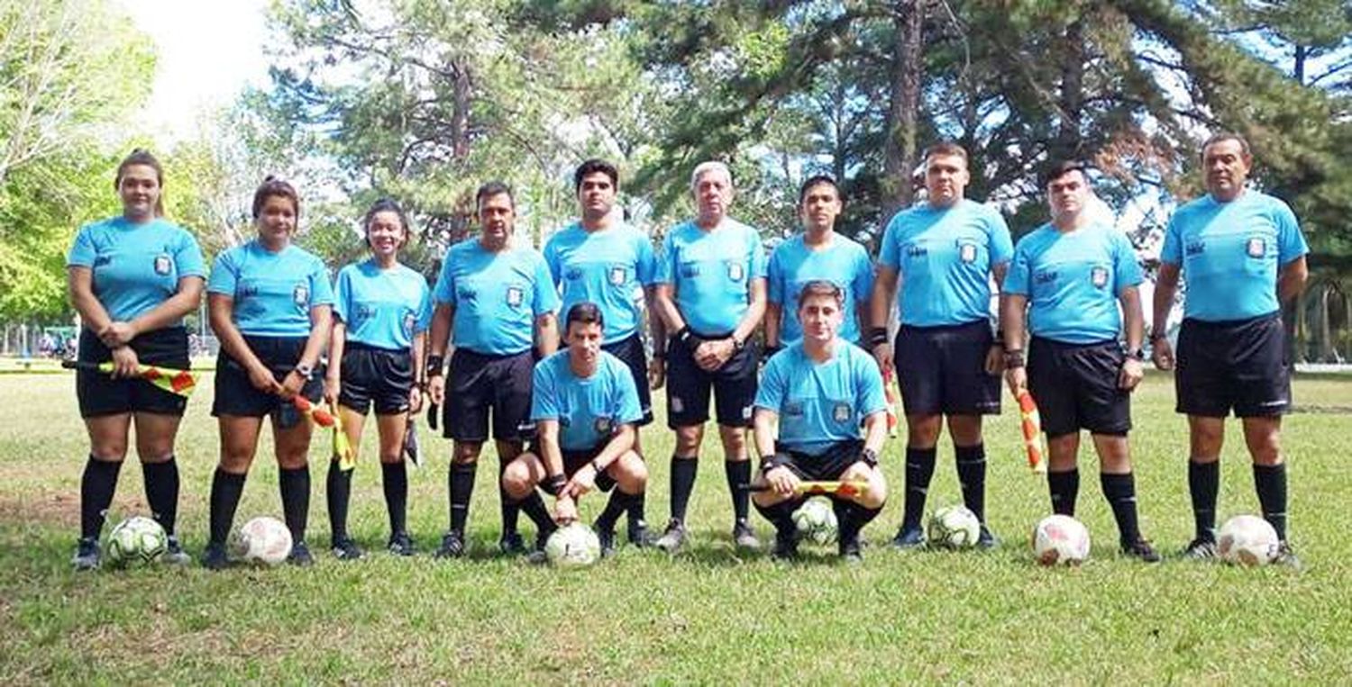 11 Octubre: �SDía  del árbitro de fútbol⬝