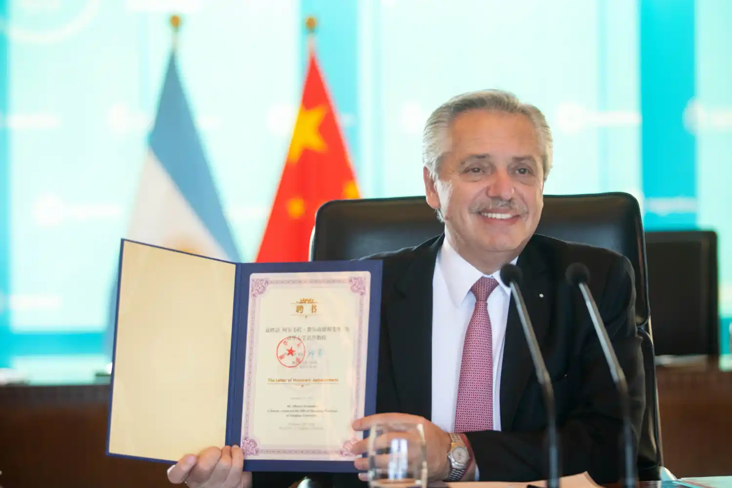 Alberto Fernández fue nombrado profesor honoris causa de la Universidad de Tsinghua.