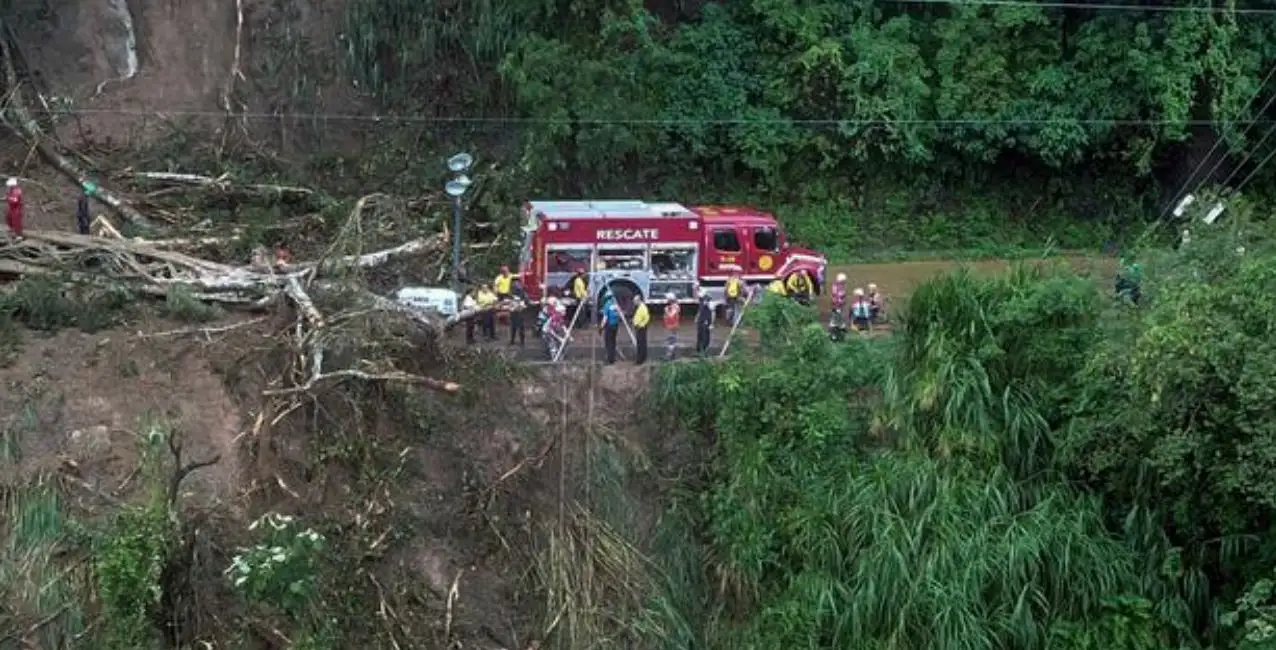 Costa Rica: nueve muertos tras la caída de un autobús desde un precipicio