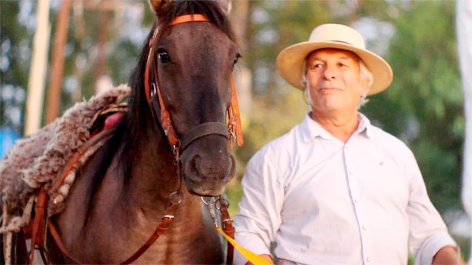 Maestro se jubiló y a caballo regresa de Neuquén a su pueblo natal en Entre Ríos