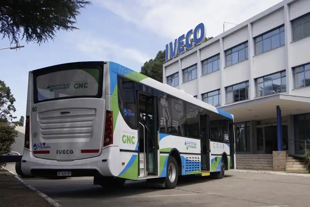 Así es el nuevo bus urbano e interurbano a gas natural