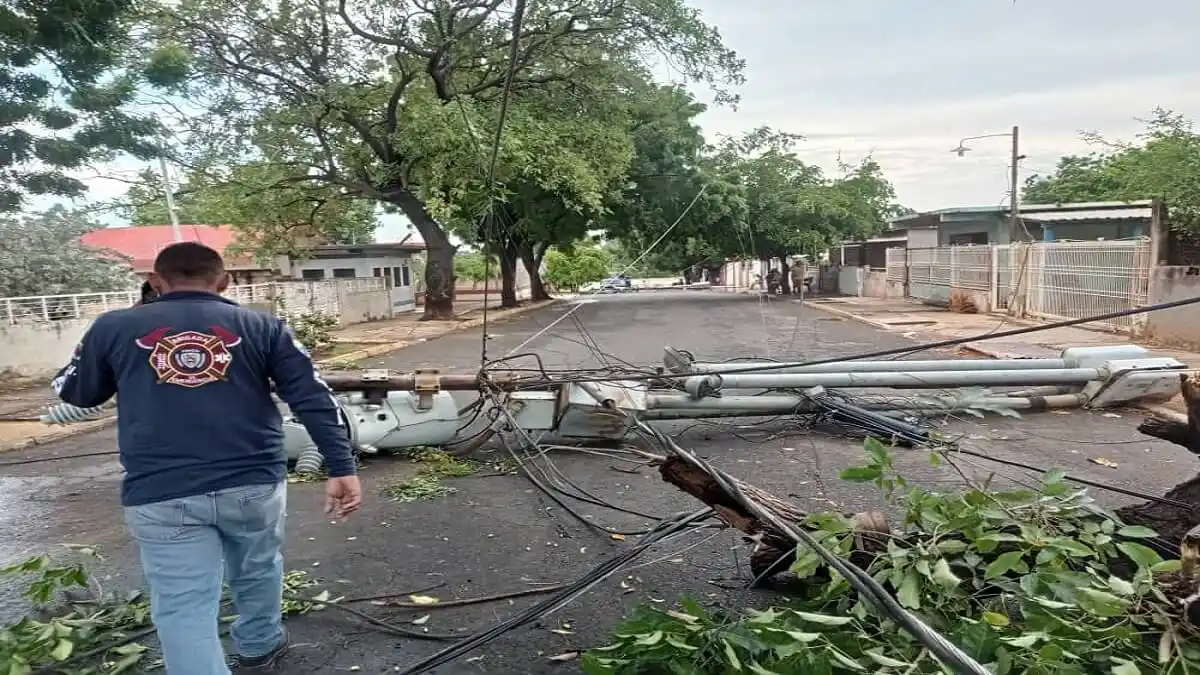 TORRENCIALES AGUACEROS AZOTAN a Maracaibo