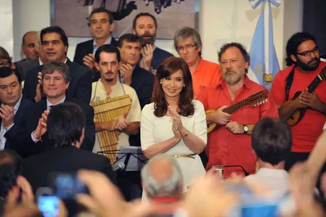 Cristina criticó a la Justicia y defendió a los funcionarios investigados