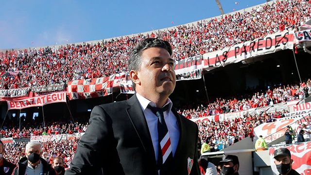 Se viene la estatua de Gallardo en River en medio de la duda por su continuidad