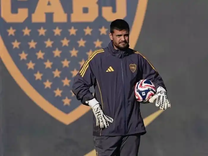 Sergio Romero cerca de Argentinos Juniors