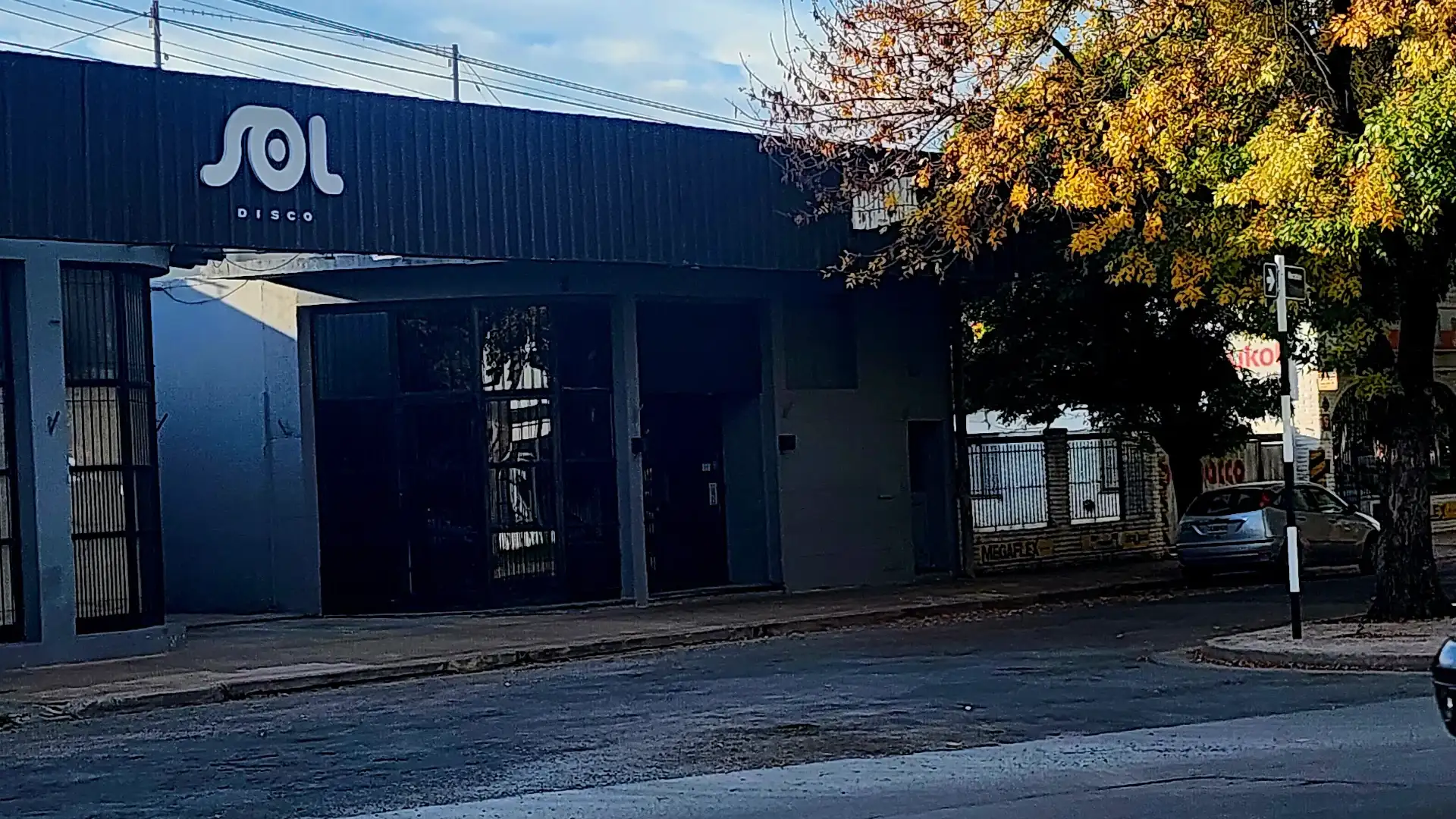 Sol Disco, el boliche bailable ubicado en Murature entre Lisandro de la Torre y Figueroa, anunció su despedida.