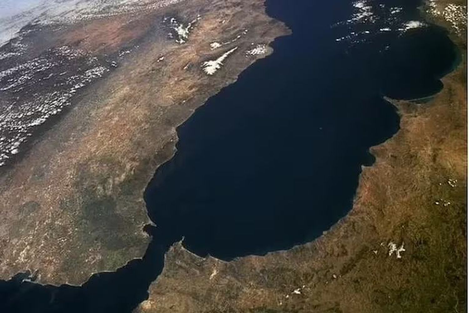 El Océano Atlántico podría ser absorbido por un anillo de fuego y desaparecer