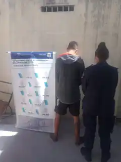 Dos detenidos tras intentar robar cobre de los autos incinerados en el deposito judicial