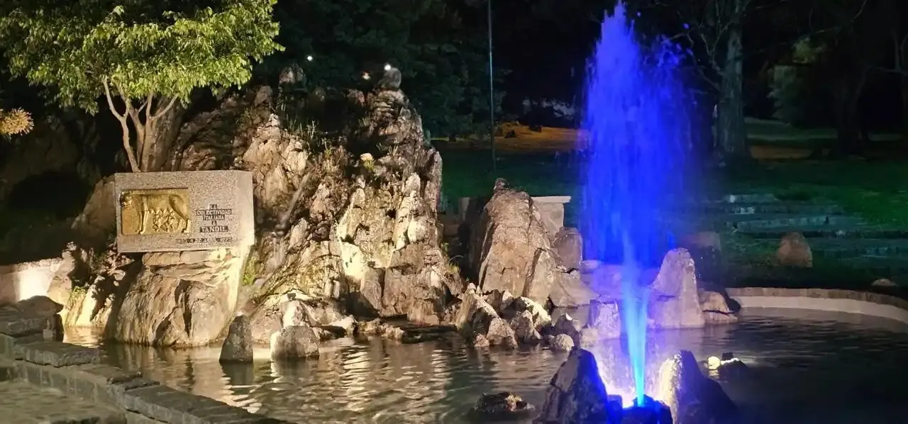 Vandalizaron una histórica fuente de Tandil