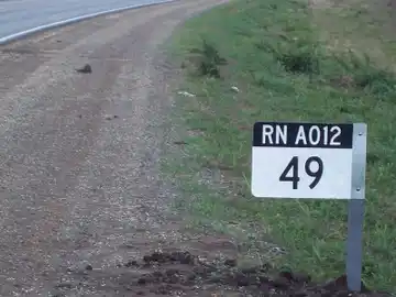 Un chofer de colectivo que quedó atrapado fue rescatado luego de chocar contra un camión en la A012